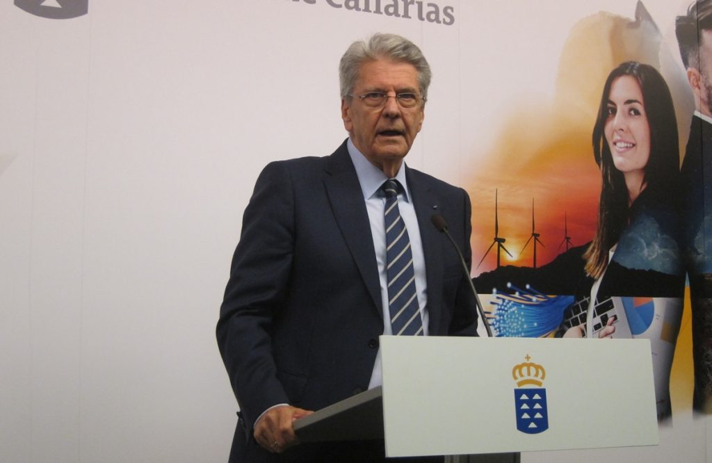 El consejero de Administraciones Públicas, Presidencia y Justicia, y portavoz del Gobierno canario, Julio Pérez