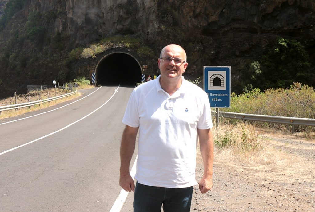 Anselmo Pestana visitó recientemente la zona para comprobar el estado del túnel. DA