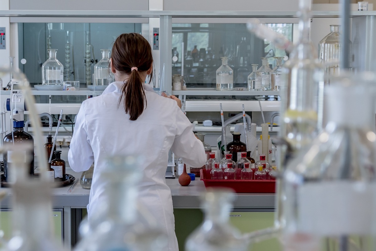 Laboratorio - Viruela del mono en Canarias