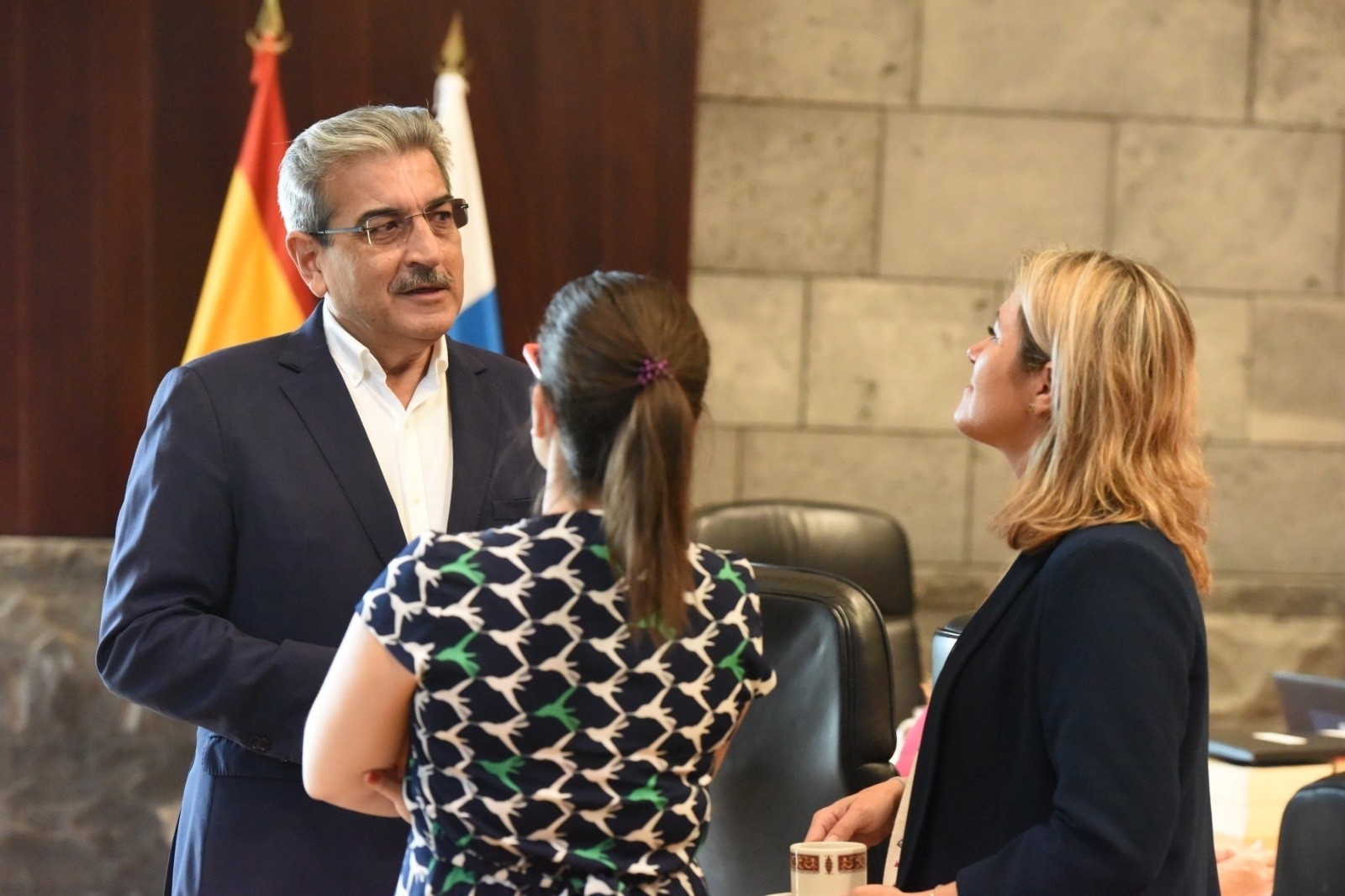 El vicepresidente y consejero de Hacienda del Gobierno de Canarias, Román Rodríguez, cree que la solución judicial es “poco eficaz desde la inmediatez”. EP