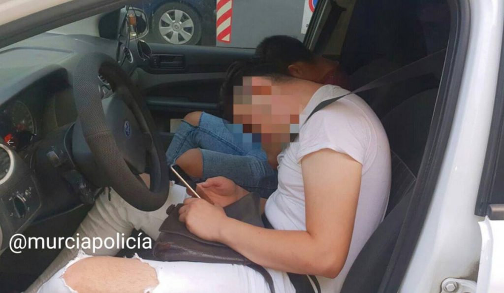 Se queda dormido mientras conduce cuadruplicando la tasa de alcoholemia. Policía Local de Murcia