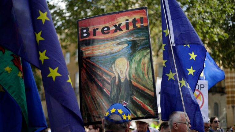 Una réplica del cuadro 'El grito' (del noruego Edvard Munch), en una manifestación contra el 'brexit'. / DA 