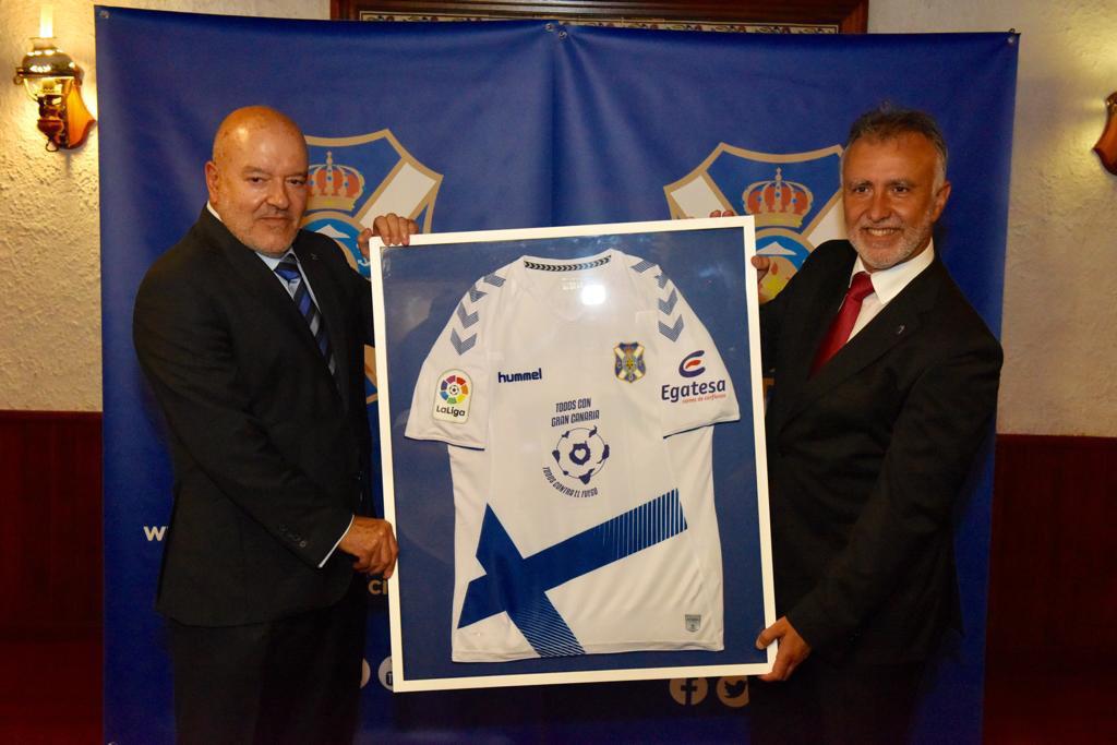 El presidente del Club Deportivo Tenerife, Miguel Concepción, y el presidente del Gobierno de Canarias