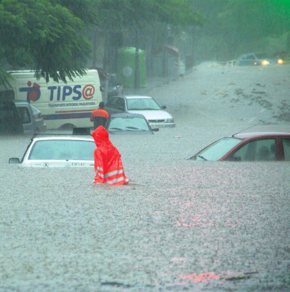 La capitalina avenida de Venezuela fue una de las más afectadas durante las lluvias del 19 de octubre 2014. DA