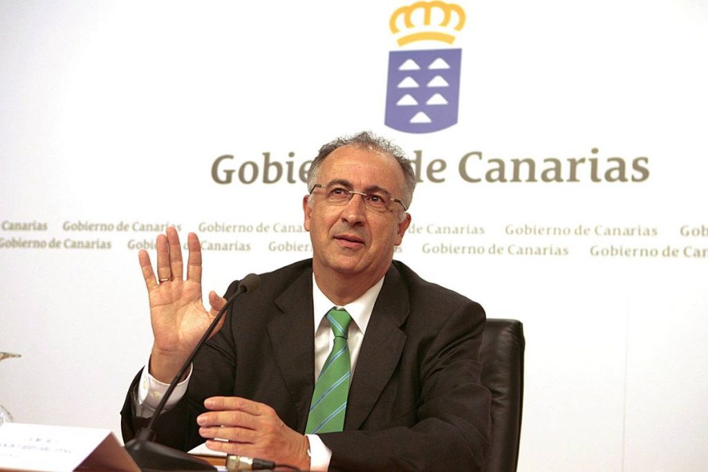 Francisco Hernández Spínola, durante su etapa como consejero regional de Presidencia. DA