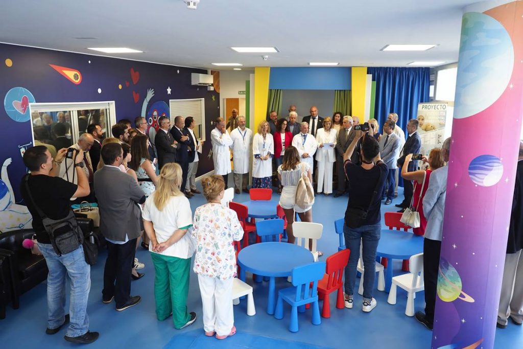 La nueva zona de ocio del Hospital de la Candelaria tiene también espacio para pacientes adolescentes. Sergio Méndez