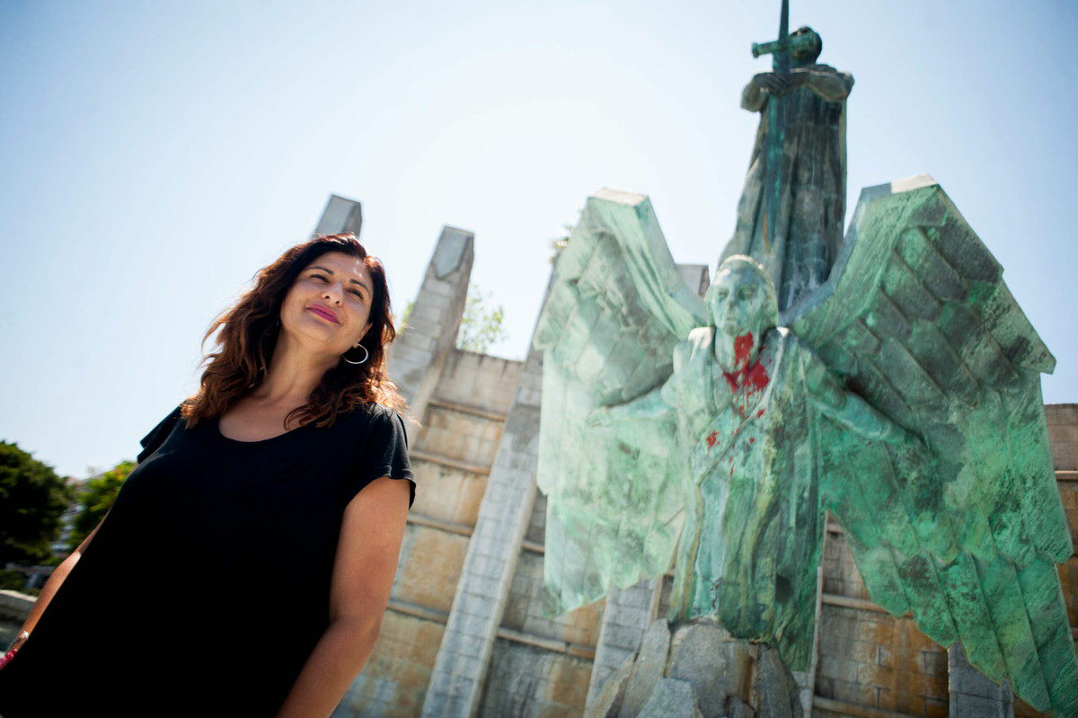 Carmen Luisa Castro, cuando era alcaldesa de Gúímar, posando en el denominado Monumento a Franco, cuando adelantó que si Santa Cruz no lo quería se lo llevaría a Güímar. Fran Pallero