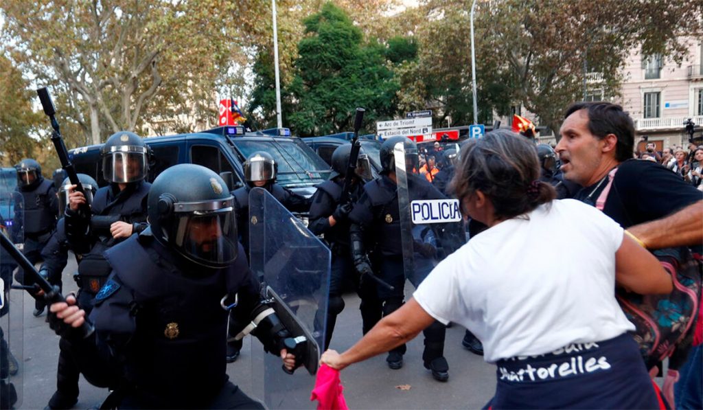 DISTURBIOS BARCELONA ELESPANOL