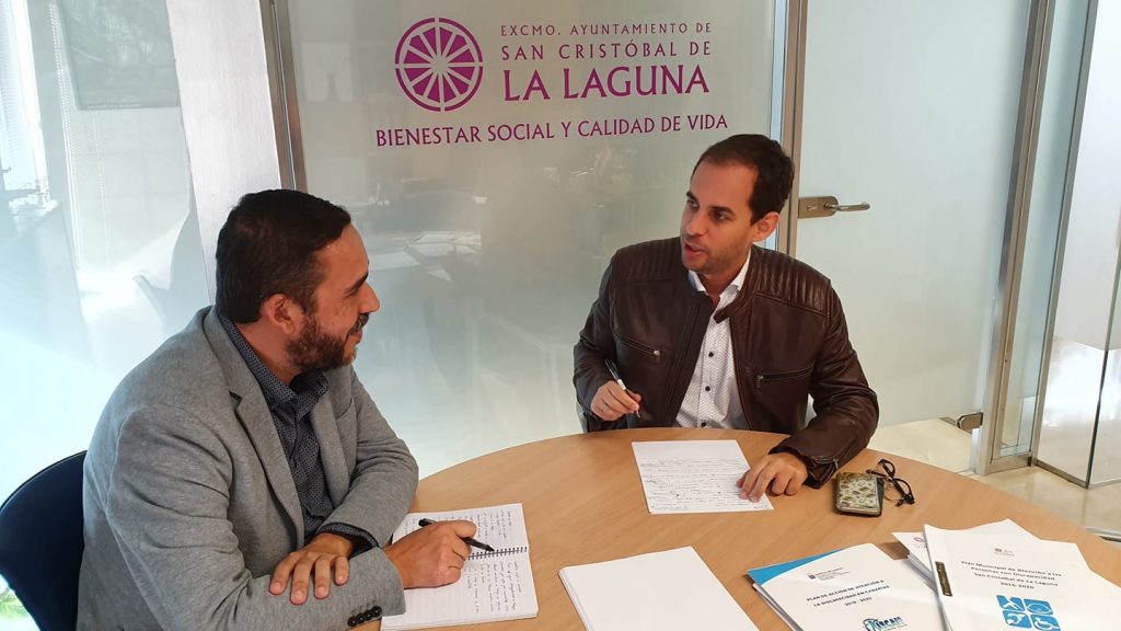 Miguel Montero (derecha) durante una reunión con el primer teniente de Alcalde de La Laguna, Rubens Ascanio. DA
