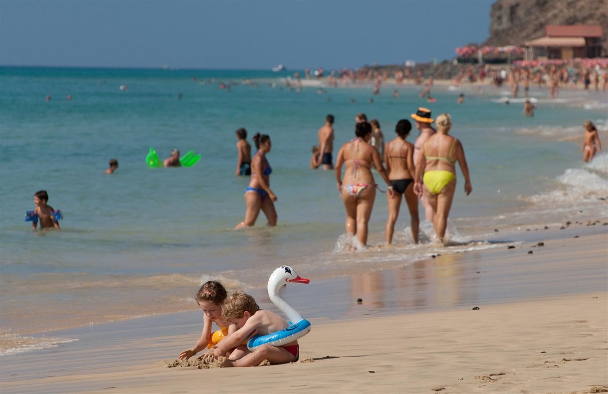 Imagen de una playa de Fuerteventura donde la afección por la quiebra de Thomas Cook ha sido enorme. EP