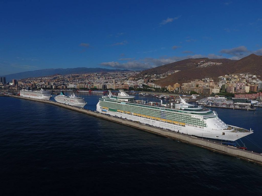 Imagen de un crucero en el puerto de Santa Cruz de Tenerife. DA