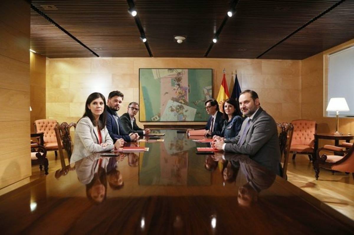 Los representantes de ERC y PSOE. EP