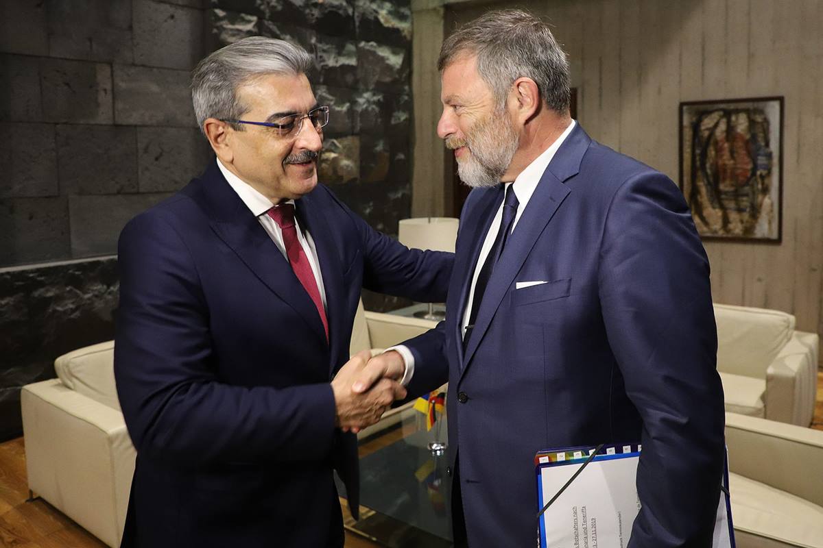 Román Rodríguez recibe al embajador de Alemania en España, Wolfgang Dold. DA