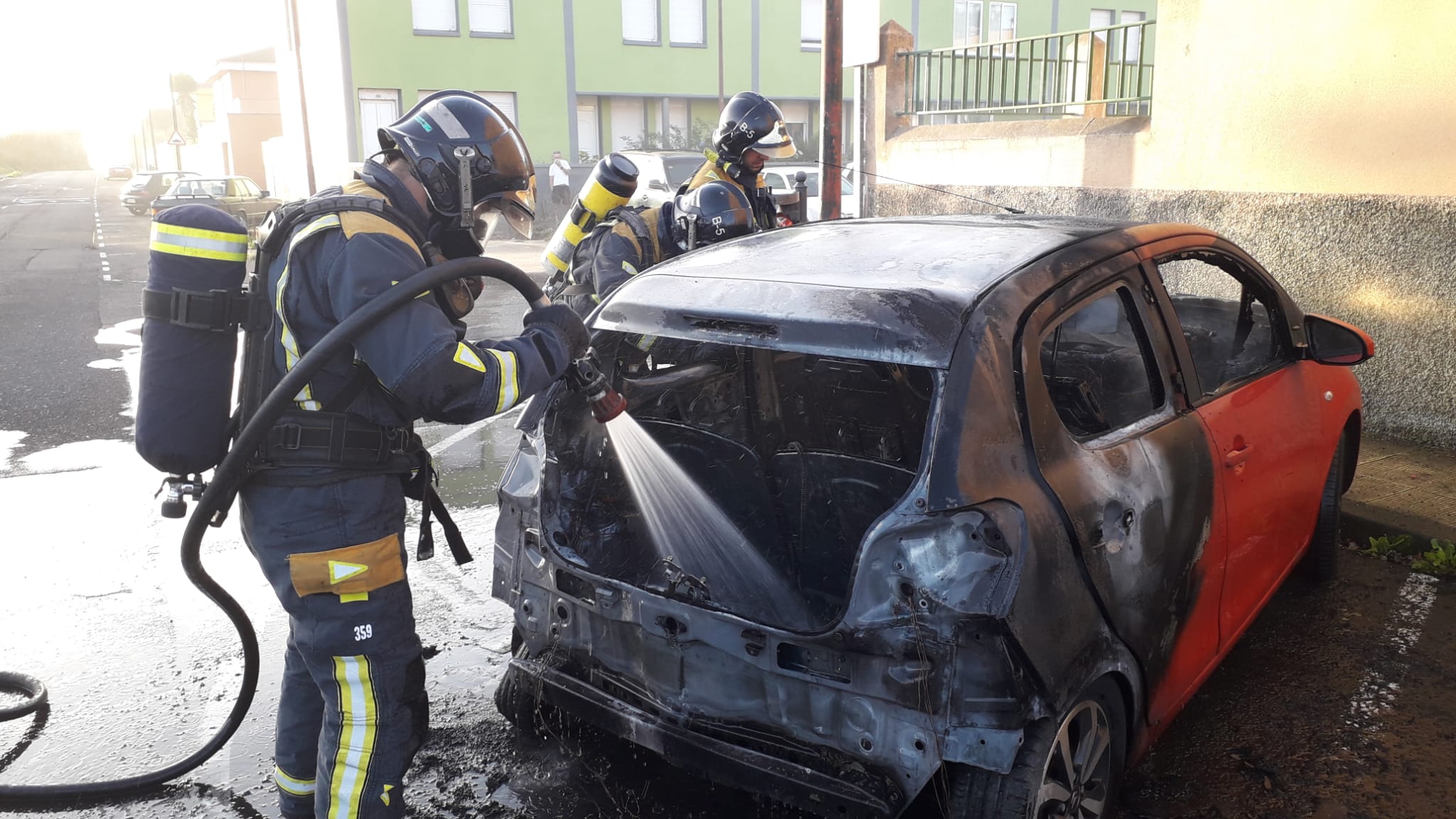 Incendio de un vehículo en La Esperanza
