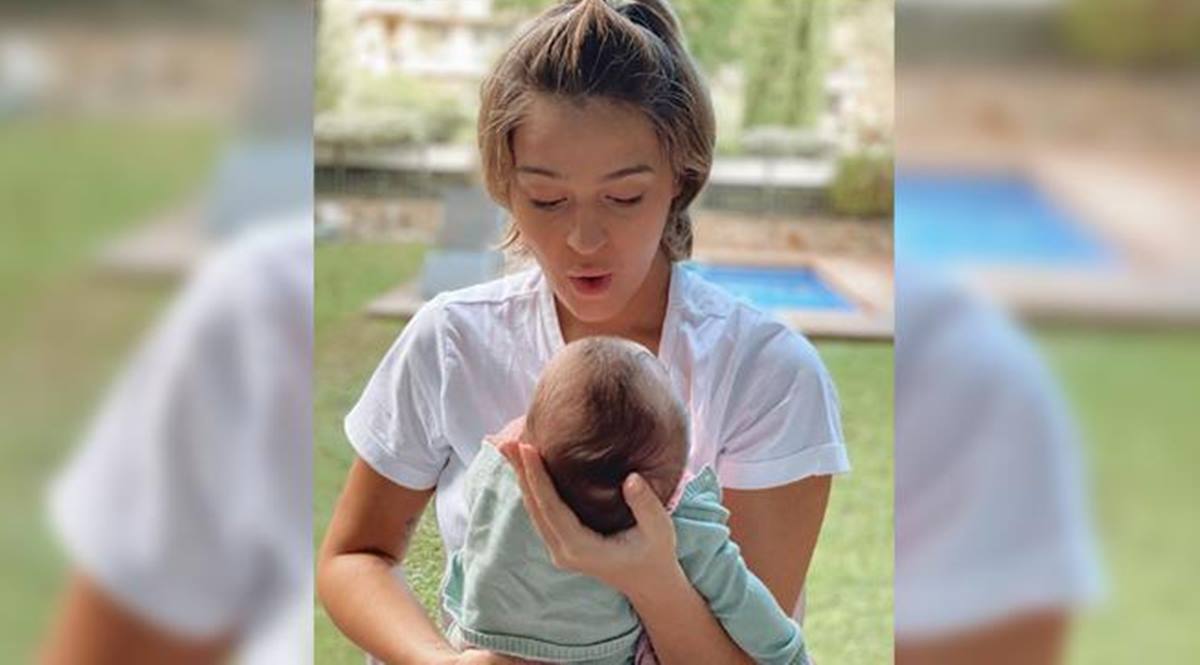 Laura Escanes y su hija Roma. Instagram