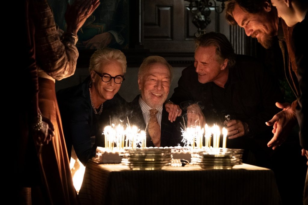  Jamie Lee Curtis, Christopher Plummer, Don Johnson y Michael Shannon forman parte del elenco coral de 'Puñales por la espalda'.
