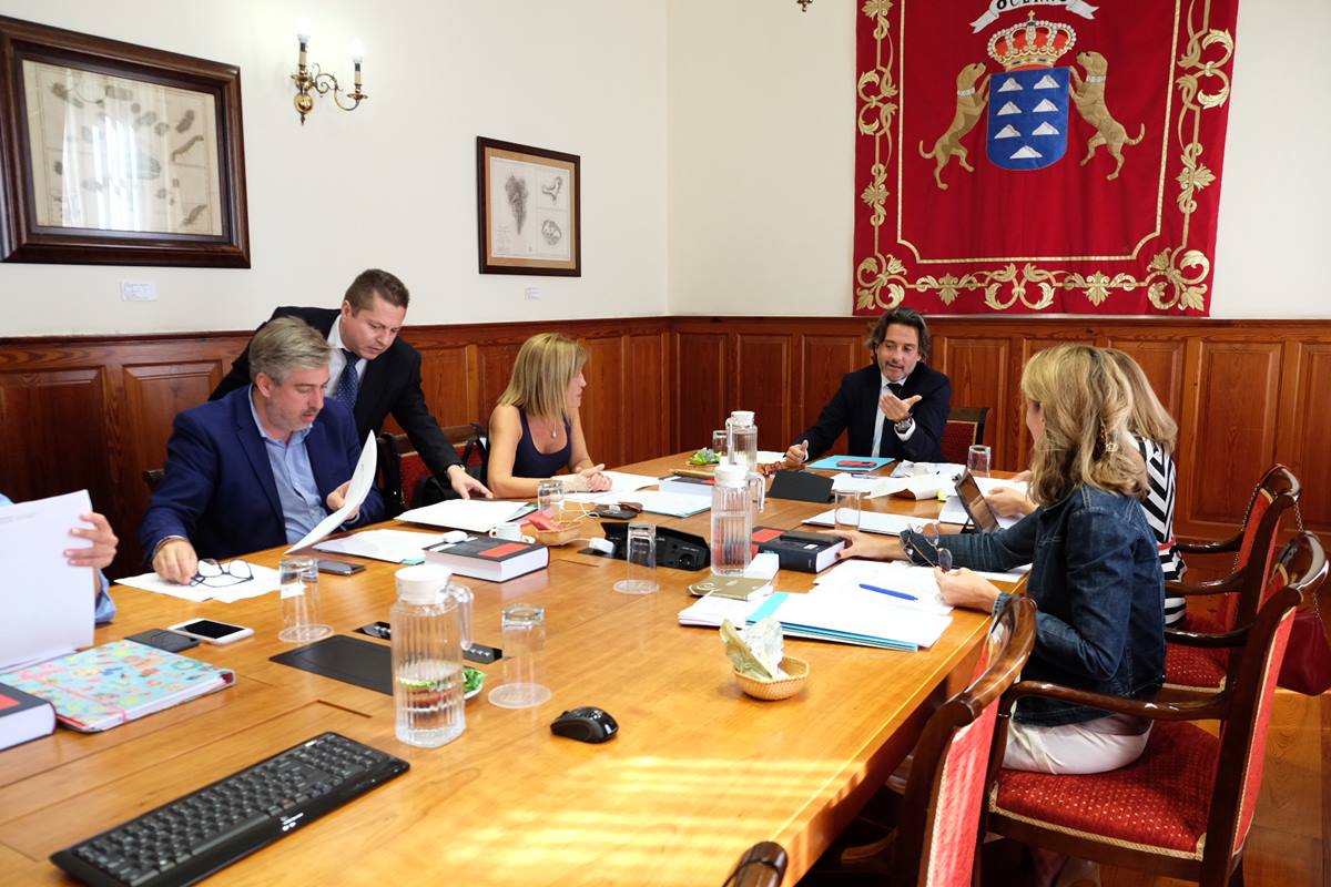 Reunión de la Mesa del Parlamento de Canarias. DA