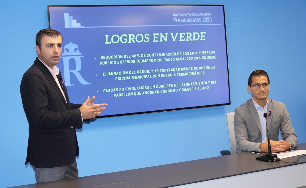 Manuel Domínguez y Darío Pérez detallaron ayer el documento económico del próximo año. DA