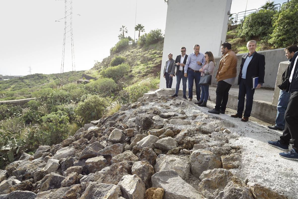 Visita institucional a las obras del colector de La Gallega. EP
