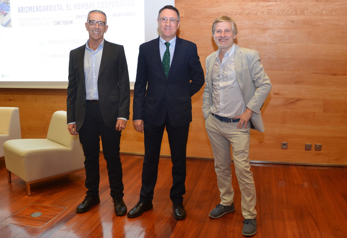 Estreno en Cajasiete de la película 'Arizmendiarrieta, el hombre cooperativo'