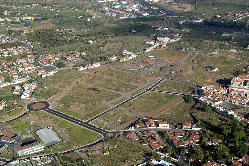 La construcción de los aparcamientos en la urbanización Lercaro comenzarán en breve, asegura el concejal. DA
