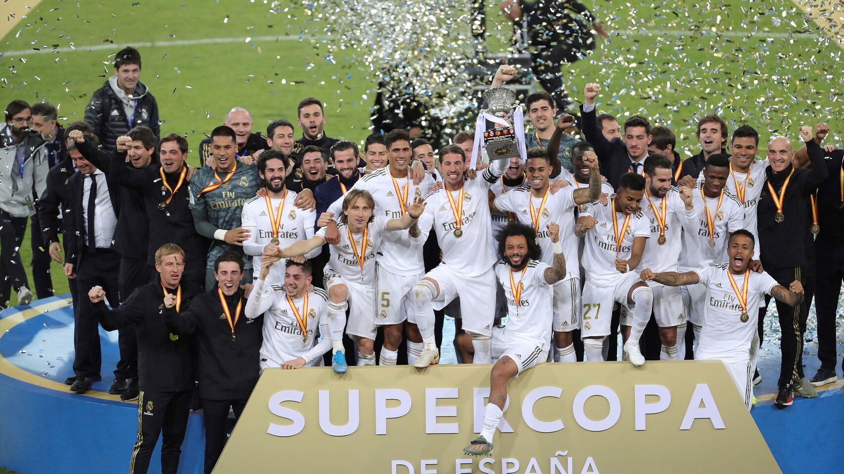 El Real Madrid levanta la Supercopa de España 2020 EFE
