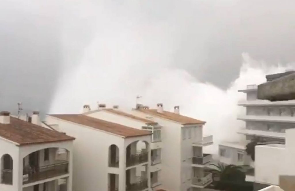 Captura de vídeo de la tormenta en Mallorca. (Twitter: @Meteodemallorca)