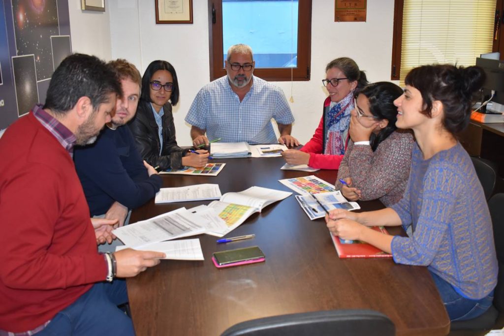 Imagen de una reunión del equipo de la Reserva de la Biosfera, presidida por Antonio San Blas, que ha elaborado el Informe de Sostenibilidad de 2019. DA
