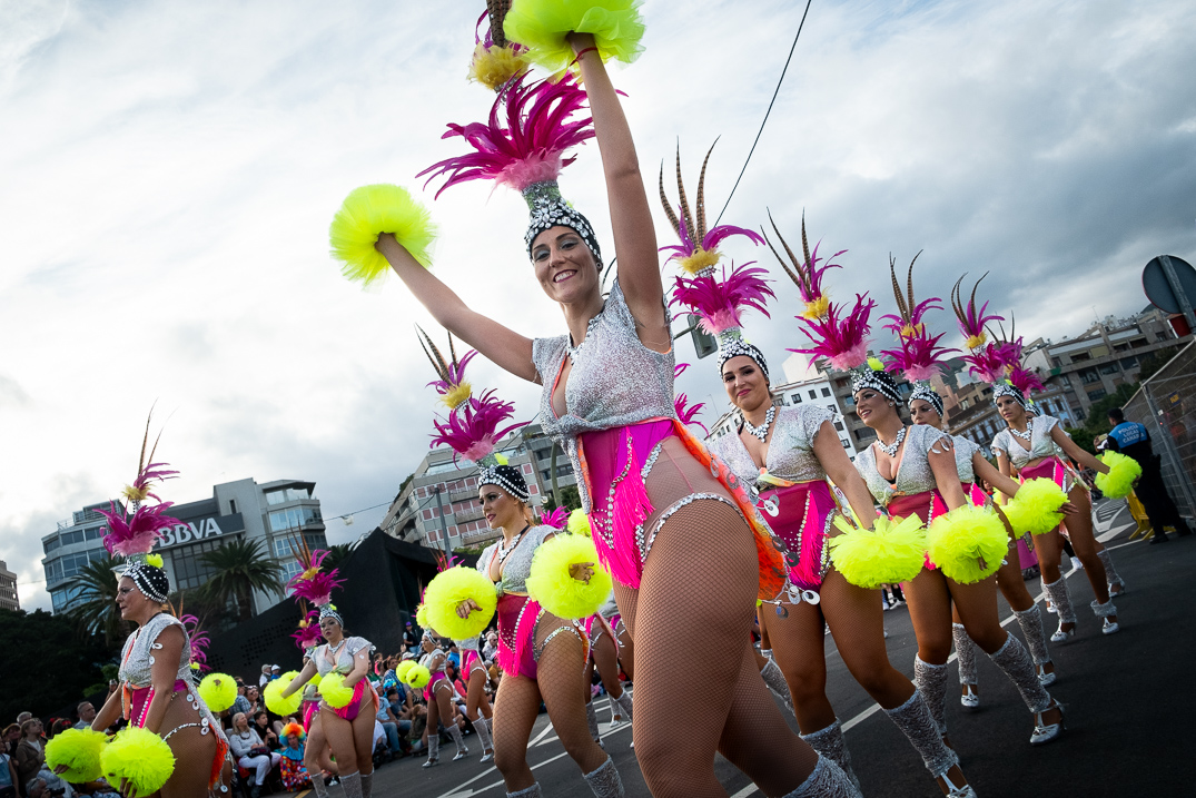 Los grupos carnavaleros han visto con buenos ojos la idea del Ayuntamiento de organizar este año actuaciones por algunos de los barrios de Santa Cruz. F. Pallero