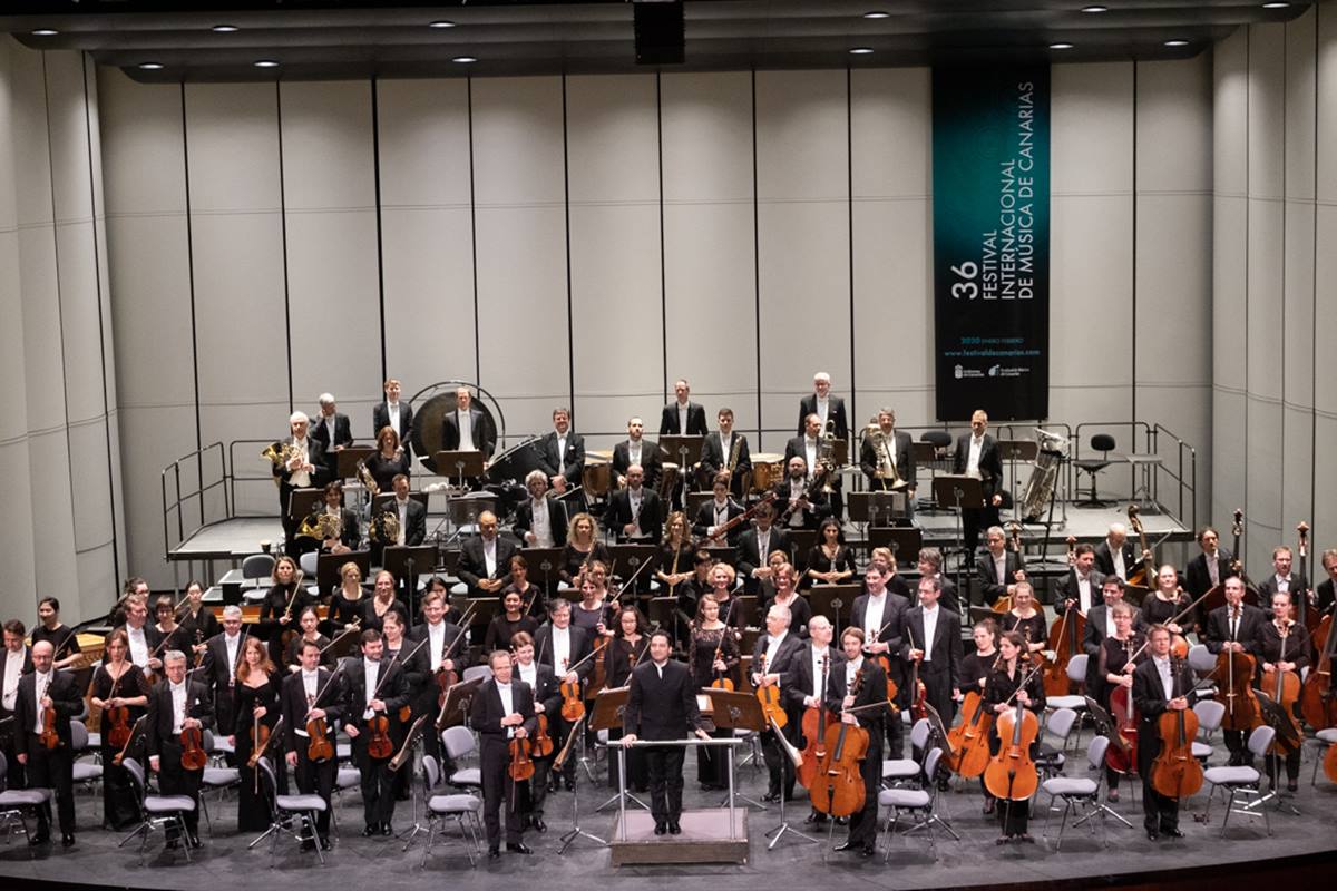 La Orquesta Sinfónica de la Radio de Frankfurt, dirigida por Andrés Orozco, enamoró con un programa musical ruso. Fran Pallero