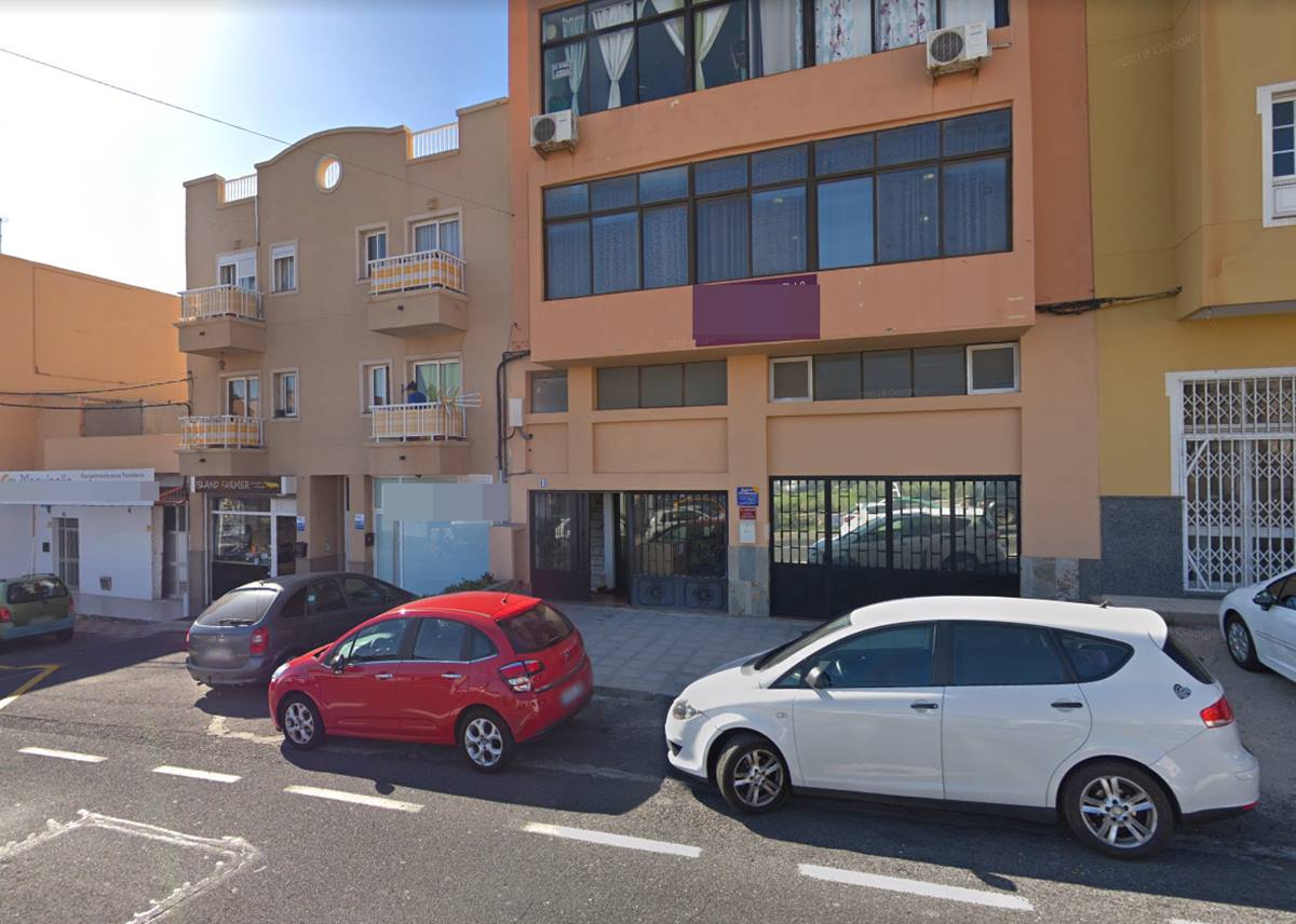 Fachada de la empresa de Gomera Producciones, en San Isidro, donde apareció el cuerpo sin vida del empresario. Google Maps