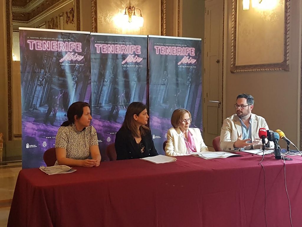 Rivero, Zambudio, Carmona y Martín, ayer en la presentación de la quinta edición de Tenerife Noir. DA