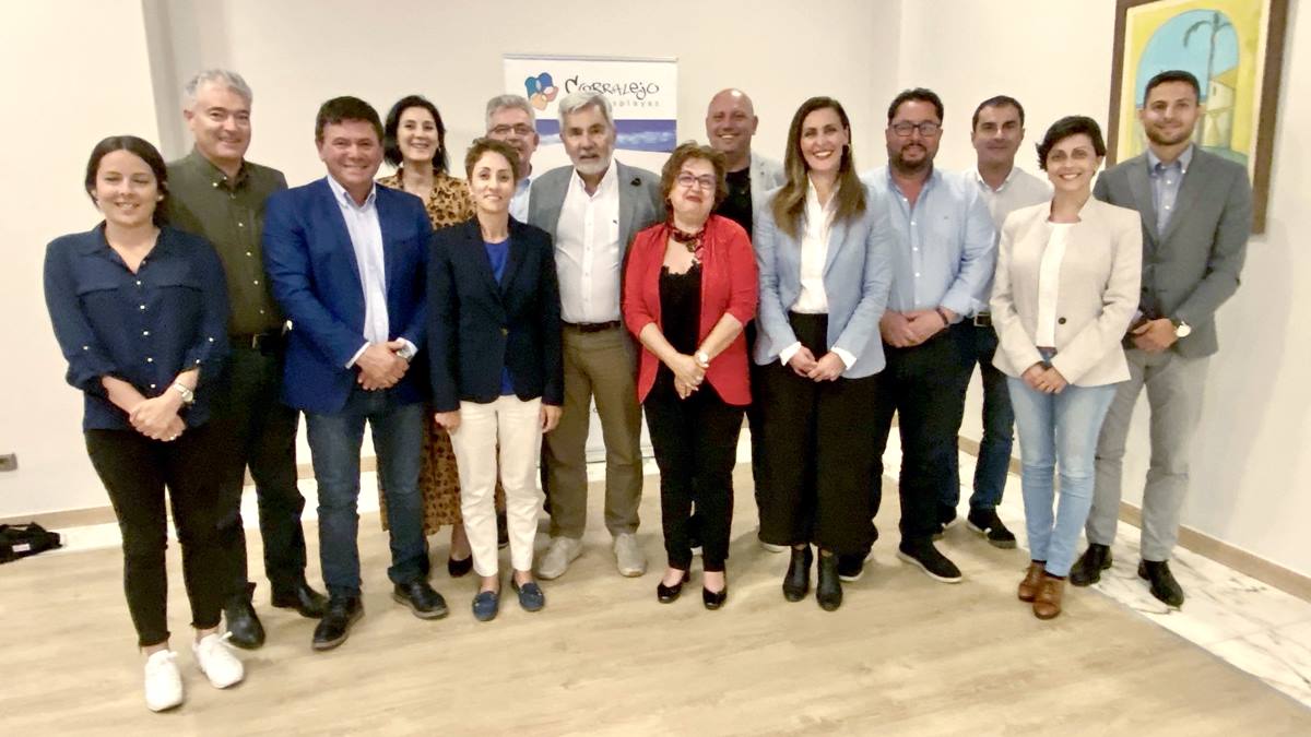 La junta directiva de la AMTC, presidida por Rodríguez Fraga, alcalde de Adeje, se reunió el miércoles en La Oliva (Fuerteventura). DA