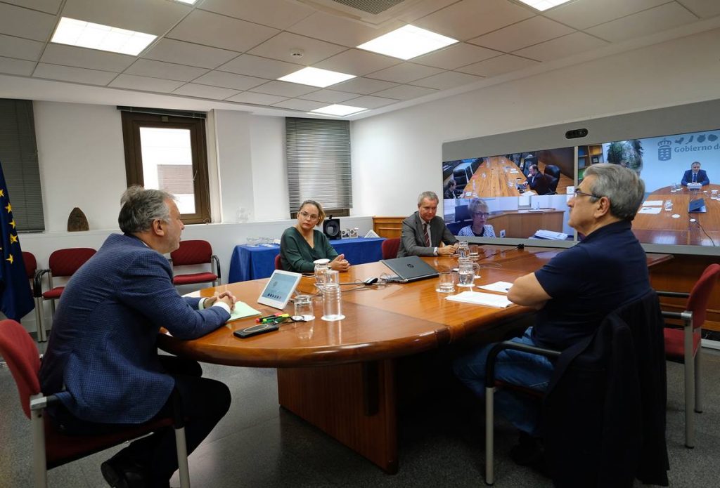 Reunión del Consejo de Gobierno, en Las Palmas de Gran Canaria y Santa Cruz de Tenerife. DA
