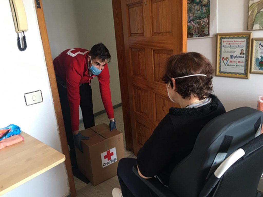 La Covid-19 desborda a Cruz Roja: 86.000 personas en dos meses. Cruz Roja