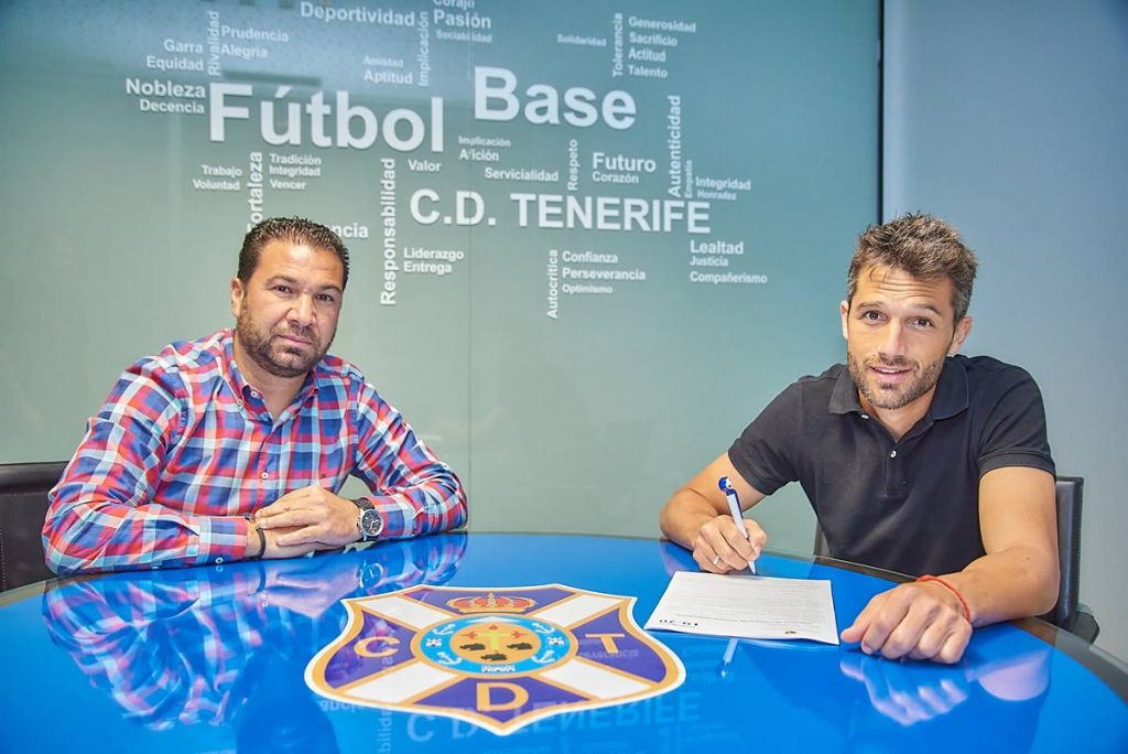 Cordero salvó las diferencias existentes con el jugador ofreciéndole la opción de completar la campaña 21/22 si en el campo su rendimiento es el esperado. CD Tenerife