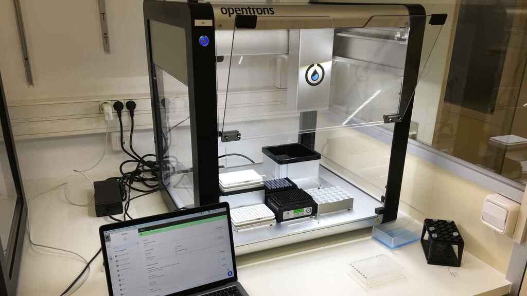 SUPERROBOT COVIDROBOTS OPENTRONS HUNSC