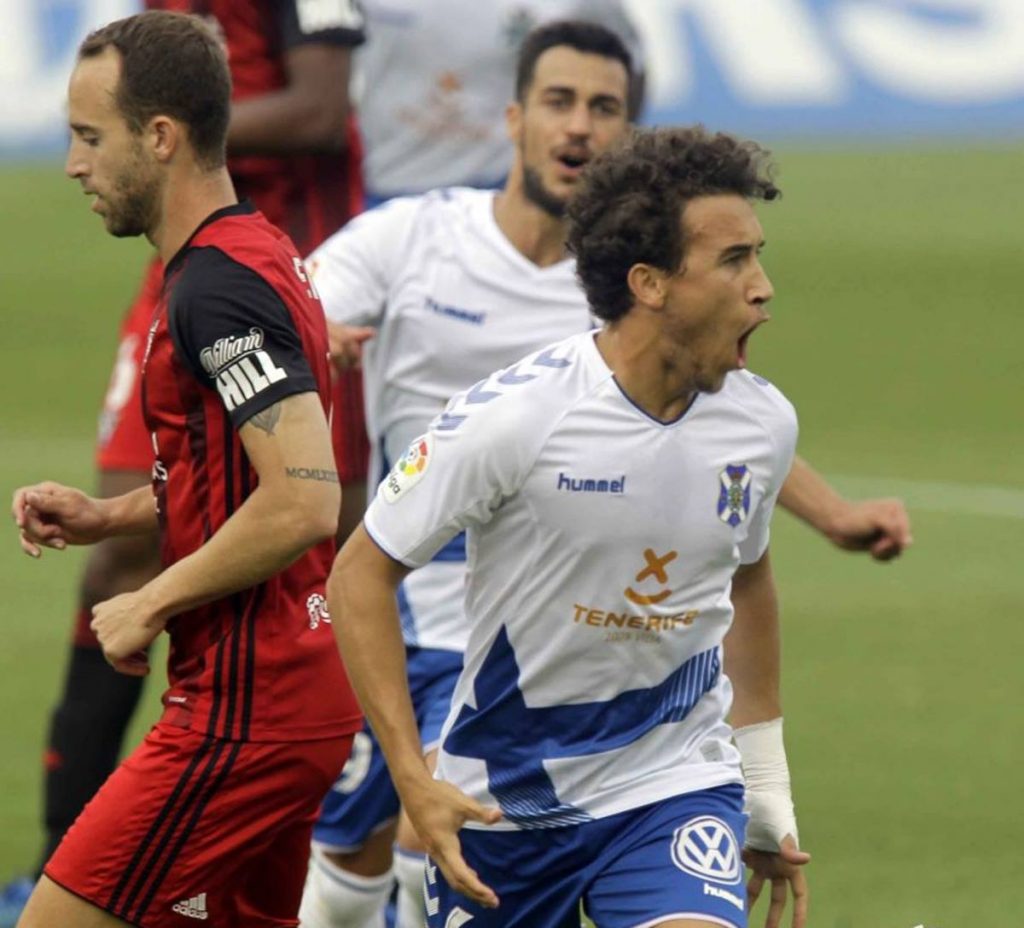 Luis Milla celebra uno de sus goles ante el Mirandés. LaLiga