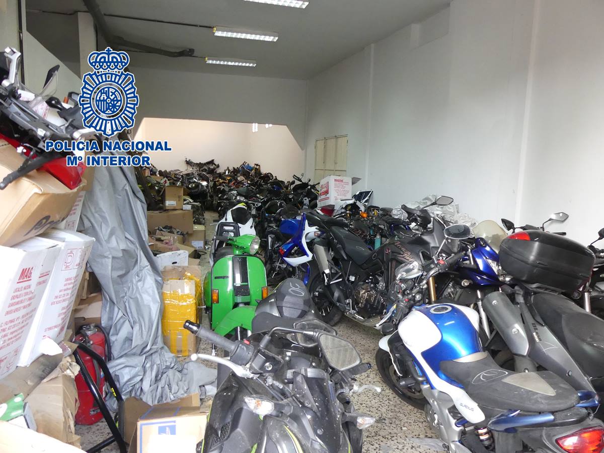 Detienen a seis personas por robar hasta 60 motos en Tenerife. CNP