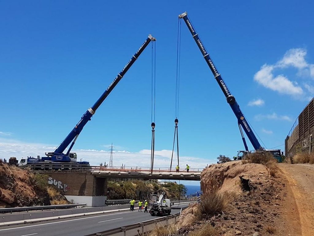 Reabren al tráfico el tramo de la TF-1 que fue cerrado por caída de cascotes de un puente SOMOLINOS