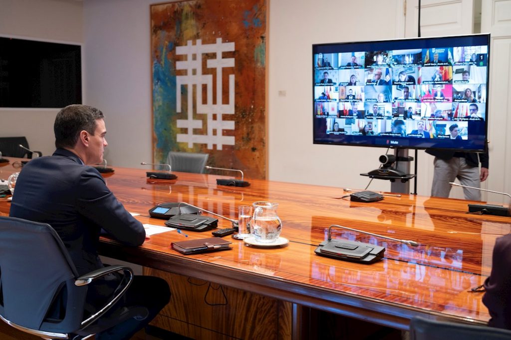 Pedro Sánchez en una videoconferencia con los presidentes autonómicos. EFE