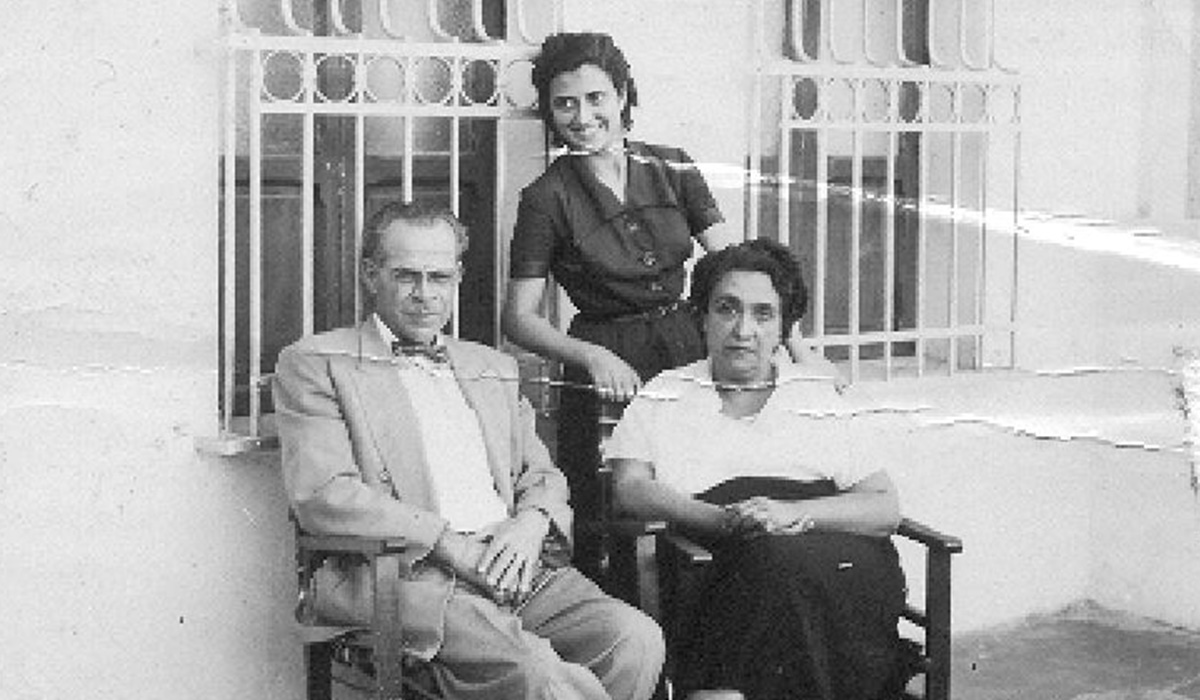Rosita, junto a sus padres, Antonio y Josefina, en su vivienda en Caracas. | DA