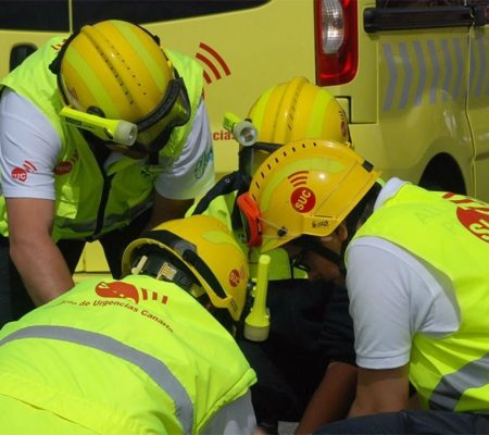 Un motorista herido tras chocar con un vehículo en Tenerife
