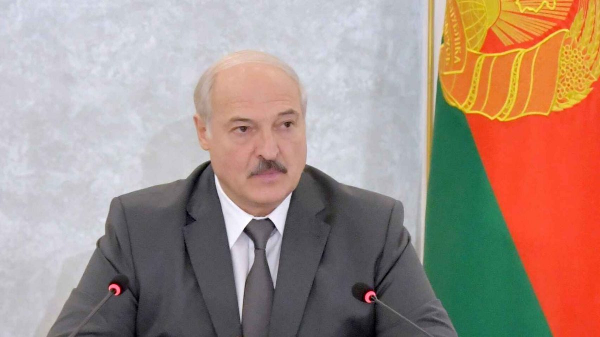 El presidente de Bielorrusia, Alexndr Lukashenko, durante la reunión de su Consejo de Seguridad en Minsk. EFE