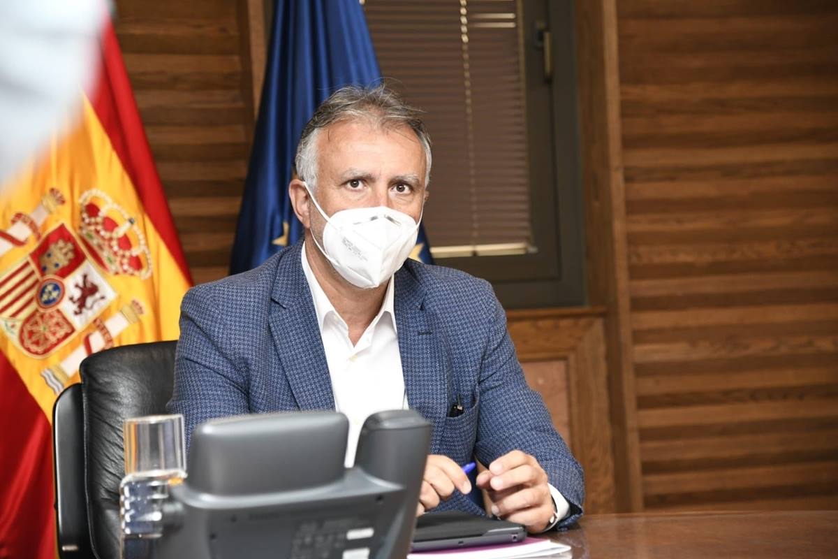 El presidente del Gobierno de Canarias, Ángel Víctor Torres, en el consejo de gobierno extraordinario para analizar la evolución de la pandemia en agosto. EP