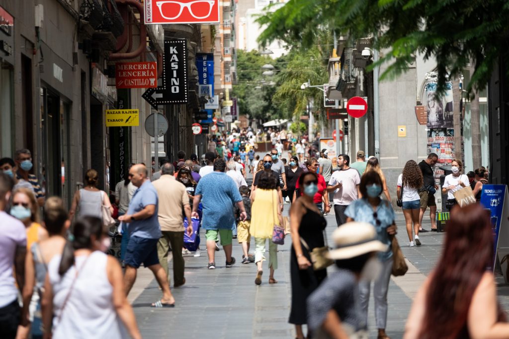 Salen a la venta los bonos consumo de Canarias: estos son los comercios donde pagarás la mitad