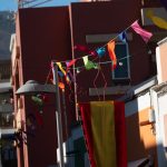 La incertidumbre y las banderillas decoran las calles de Candelaria. F. P.