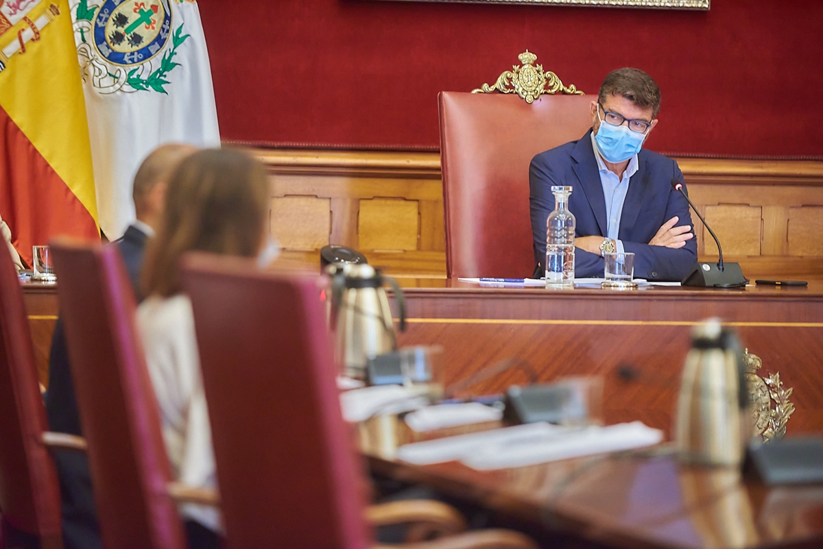 El concejal Guillermo Díaz Guerra, ayer en la Comisión de Control. / TONY CUADRADO