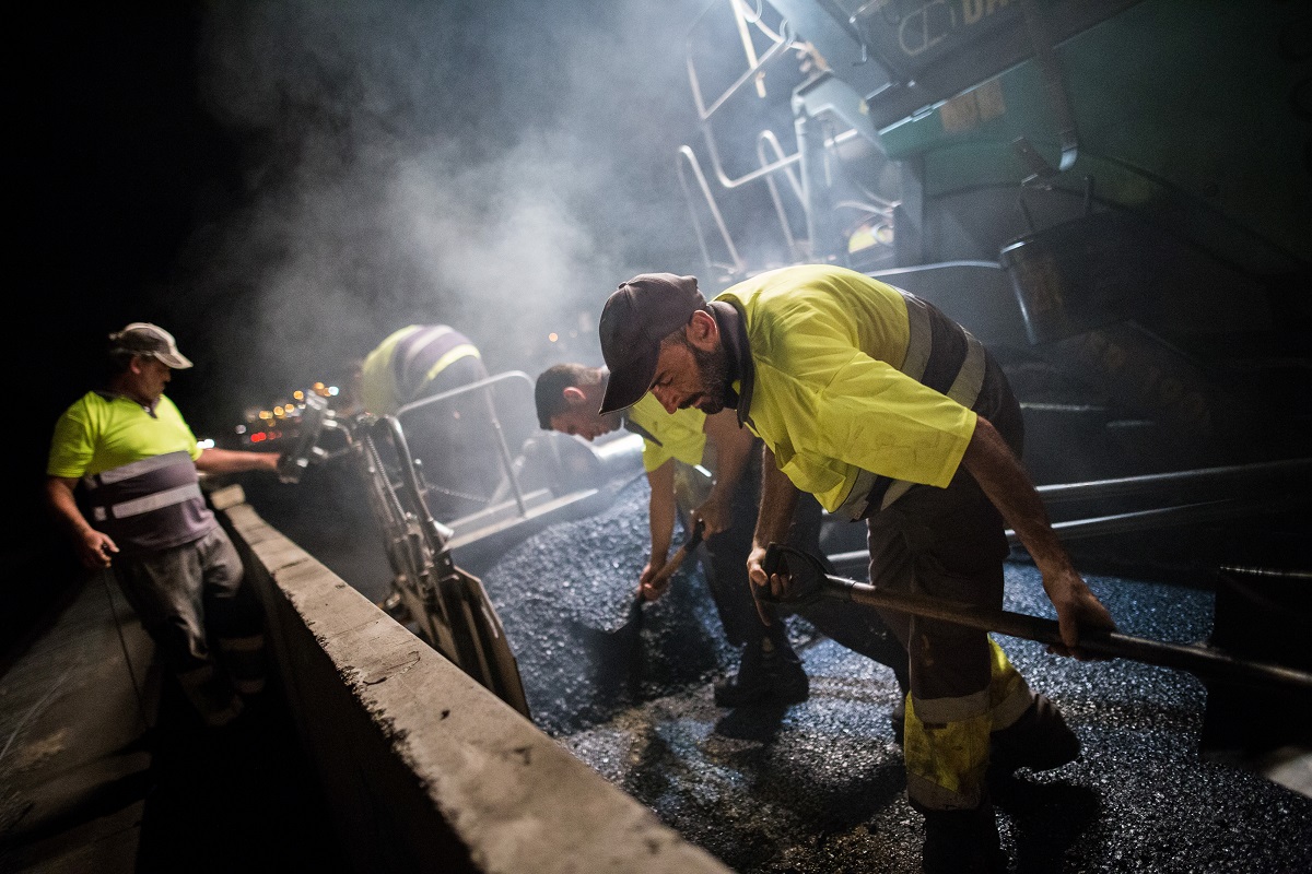Los trabajos se ejecutarán de noche para afectar lo menos posible al tráfico. En la imagen, obras en la TF-1 en 2017. DA