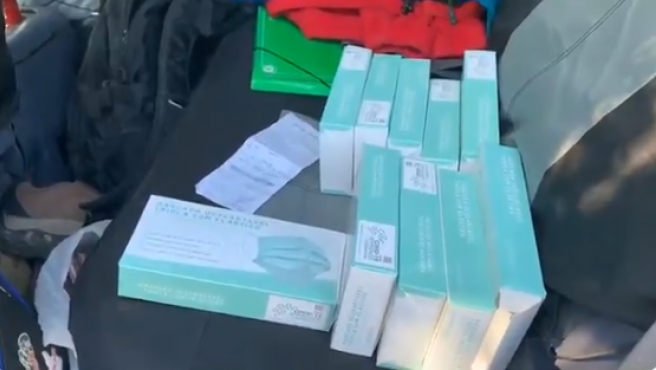Mascarillas compradas en Portugal por un español que lo denuncia en Twitter